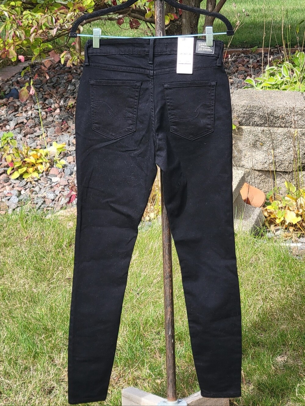 Signature by Levi Strauss Black Women's Skinny Jeans W27 L30